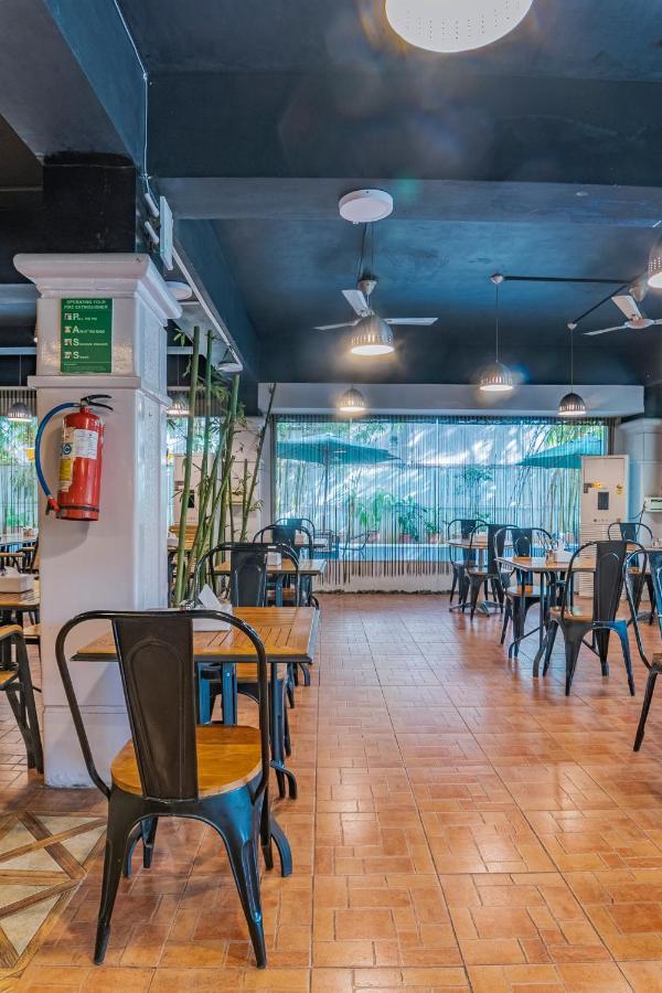 Hotel Athome , Whitefields, Kondapur Hyderabad Esterno foto