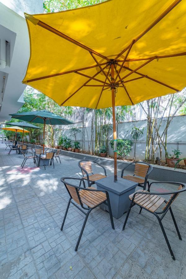 Hotel Athome , Whitefields, Kondapur Hyderabad Esterno foto