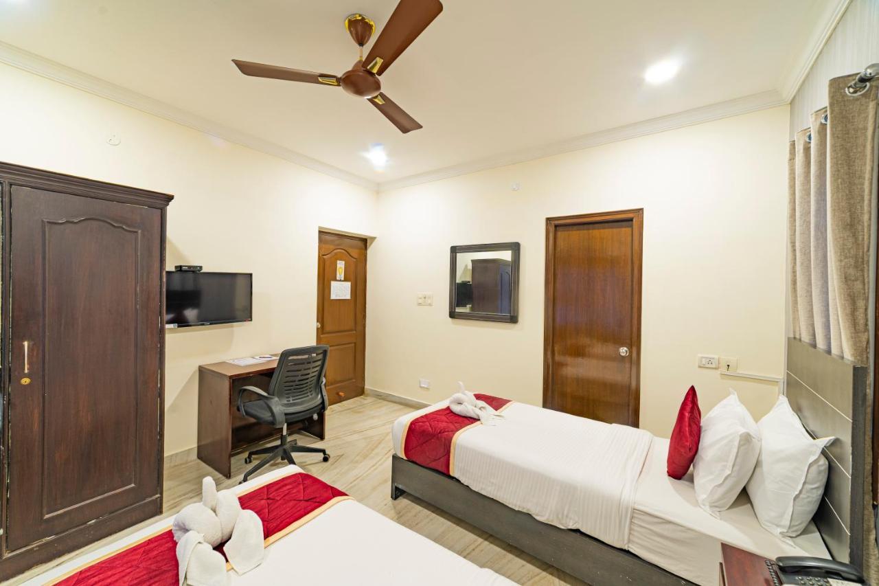 Hotel Athome , Whitefields, Kondapur Hyderabad Esterno foto