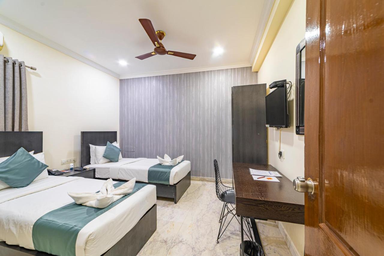 Hotel Athome , Whitefields, Kondapur Hyderabad Esterno foto