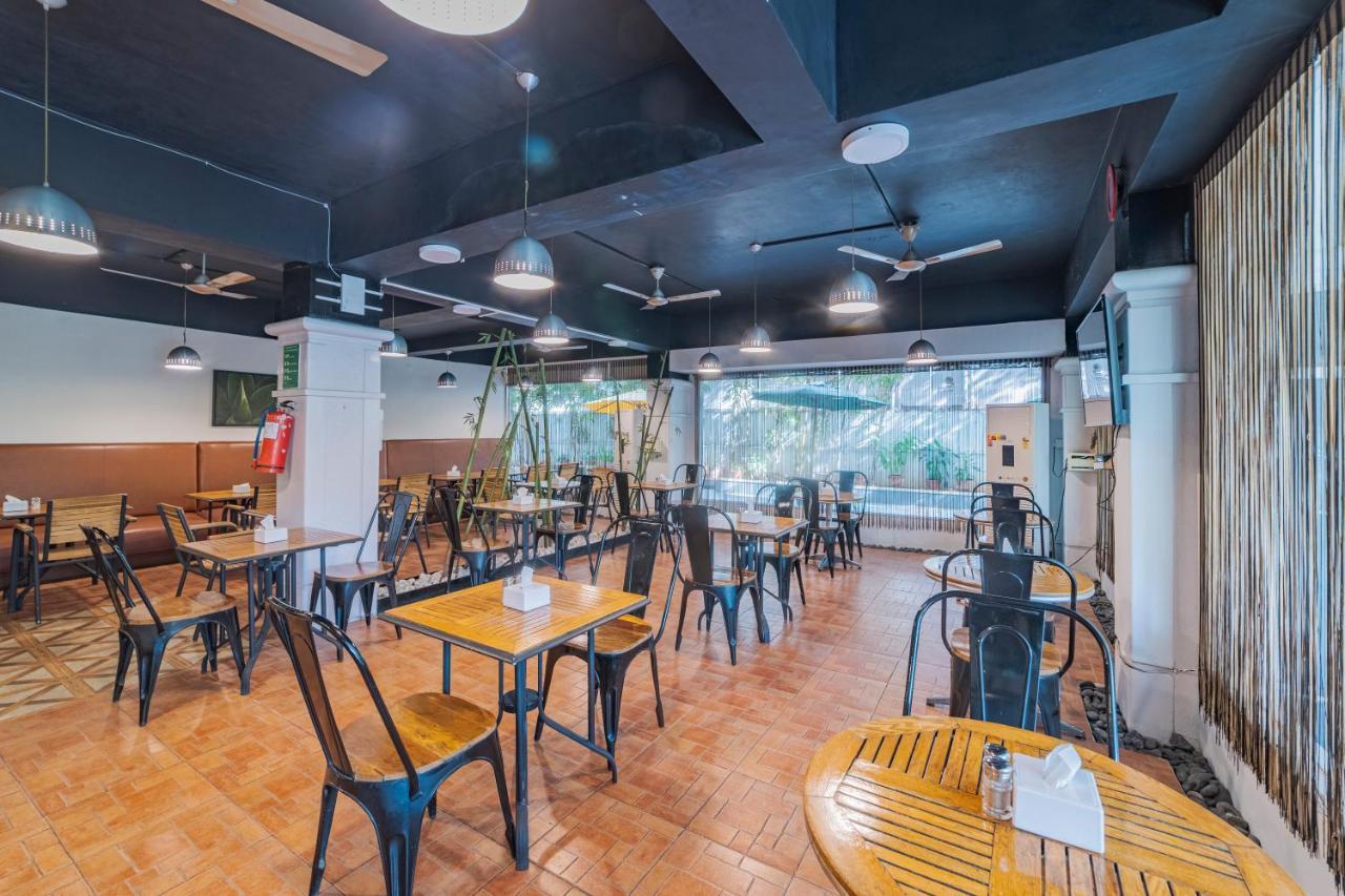 Hotel Athome , Whitefields, Kondapur Hyderabad Esterno foto